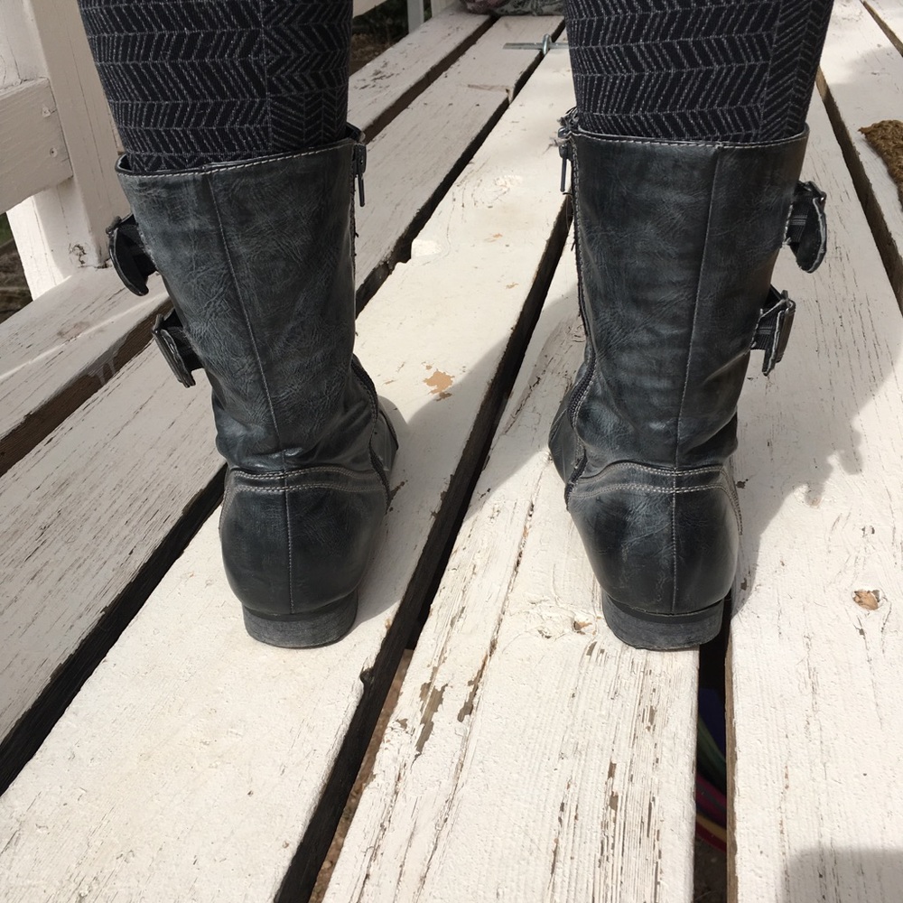 Boot - Picture 3 of 4